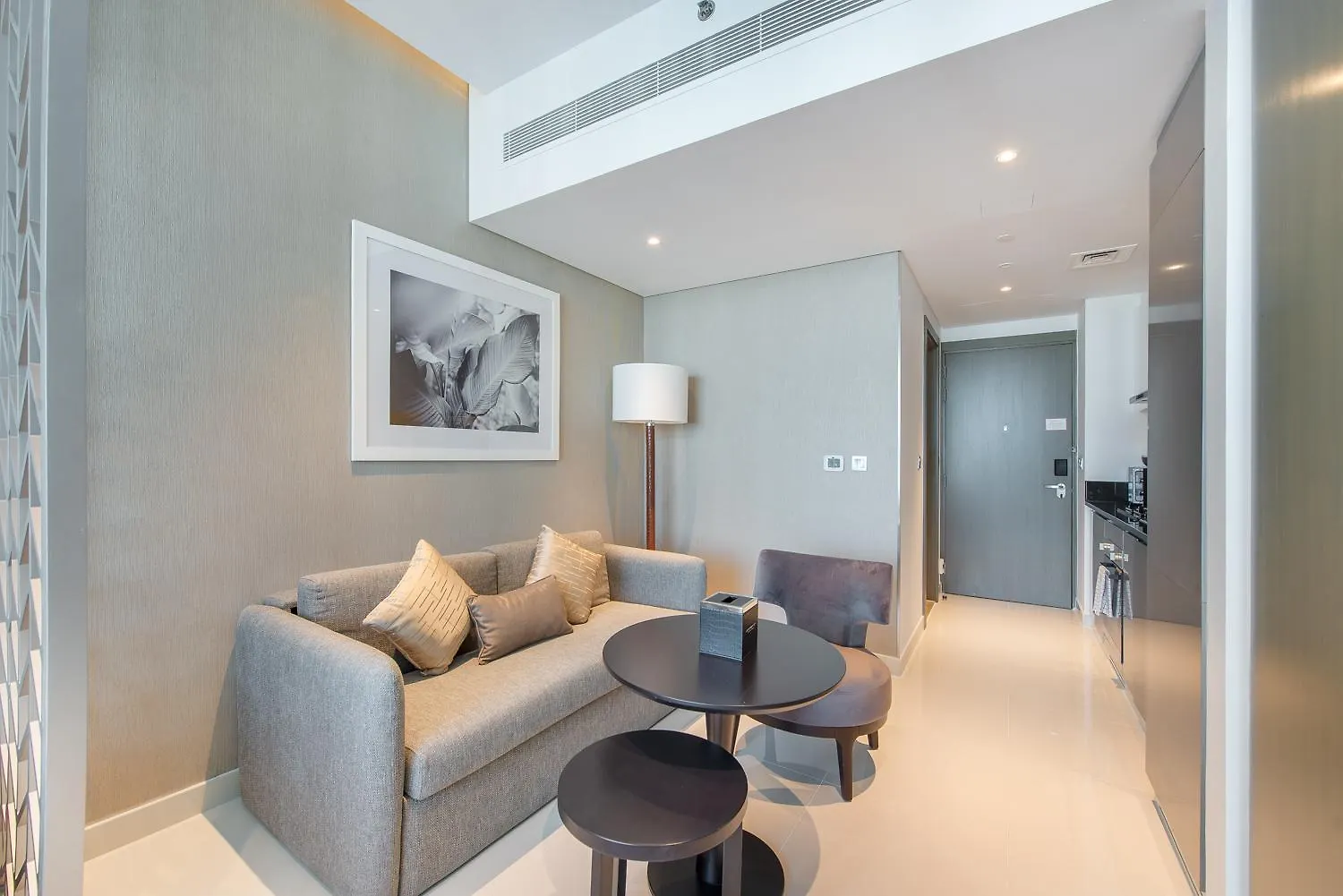 Cosmopolitan Studio Full Canal View By Suiteable Dubai 0*,