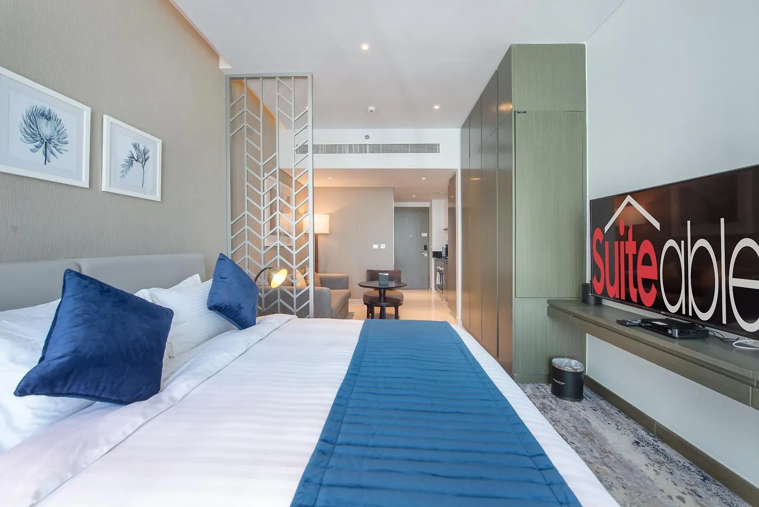 Cosmopolitan Studio Full Canal View By Suiteable Dubai